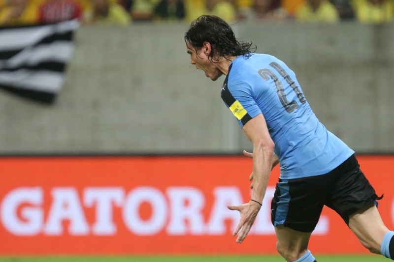 Cavani marcou o primeiro gol do Uruguai