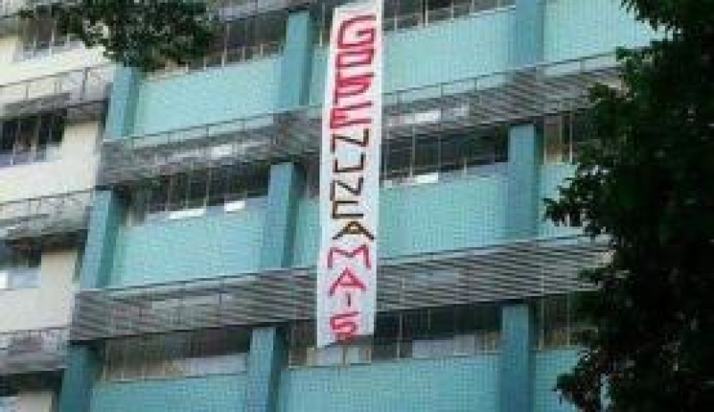 Liminar impede estudantes da UFMG realizarem assembleia sobre impeachment