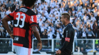 Figueirense vence e deixa interino em situação delicada no Flamengo