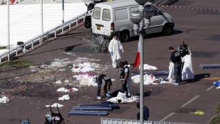 Após reivindicar atentado, França diz que vai combater Estado Islâmico em qualquer lugar
