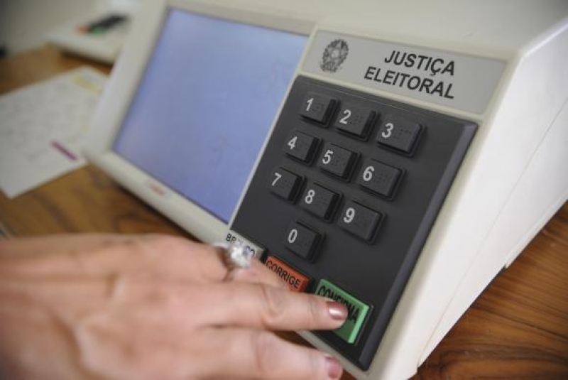 Eleitor que não votou nem justificou no 1º turno pode votar normalmente no 2º