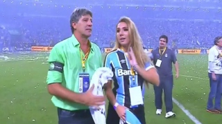 Grêmio recebe multa de R$ 50 mil por entrada de Carol Portaluppi no gramado