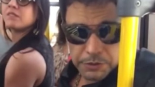 Zezé di Camargo explica ‘flagra’ em ônibus após vídeo viralizar na internet