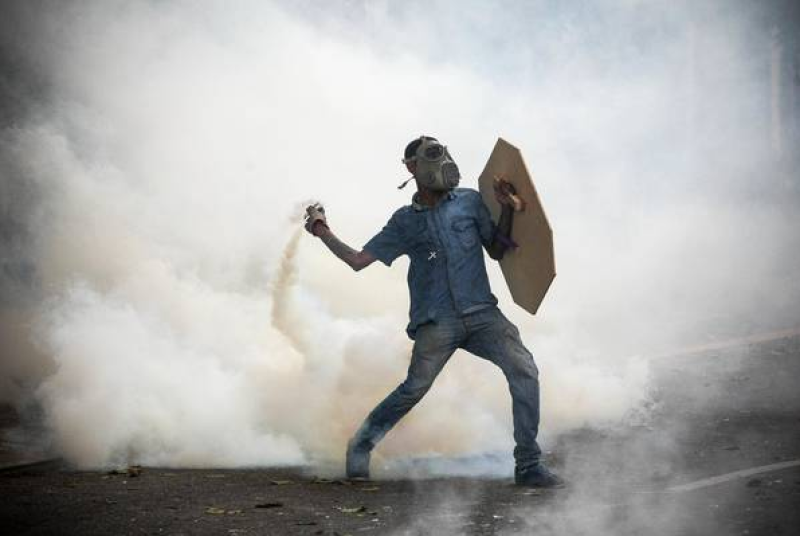 Venezuela registra 2 mortes em mais um dia de protestos