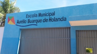 Escola Municipal Aurélio Buarque é interditada por risco de desabamento