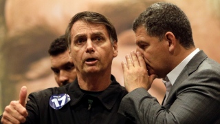 Escute os áudios trocados entre Bebianno e Bolsonaro pelo WhatsApp