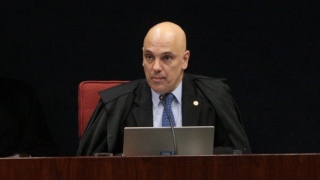 Alexandre de Moraes, do STF, ordena PF a fazer buscas em dez alvos do inquérito de Fake News