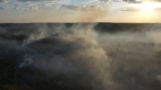 Fogo - Incêndio dura desde a sexta-feira, na Serra do Lajeado