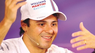 Piloto da Williams, Felipe Massa sorri durante coletiva 