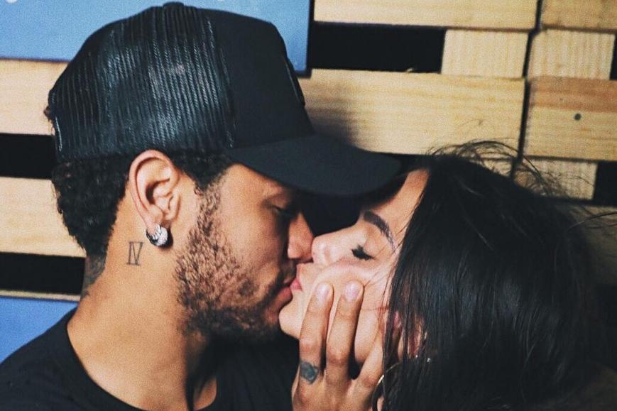 Bruna Marquezine e Neymar trocam beijos em festa e fãs falam em  reconciliação | Tocantins