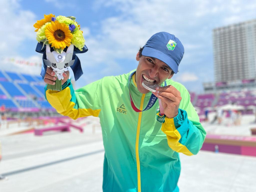 Skatista Kelvin Hoefler é prata em Tóquio, primeira medalha