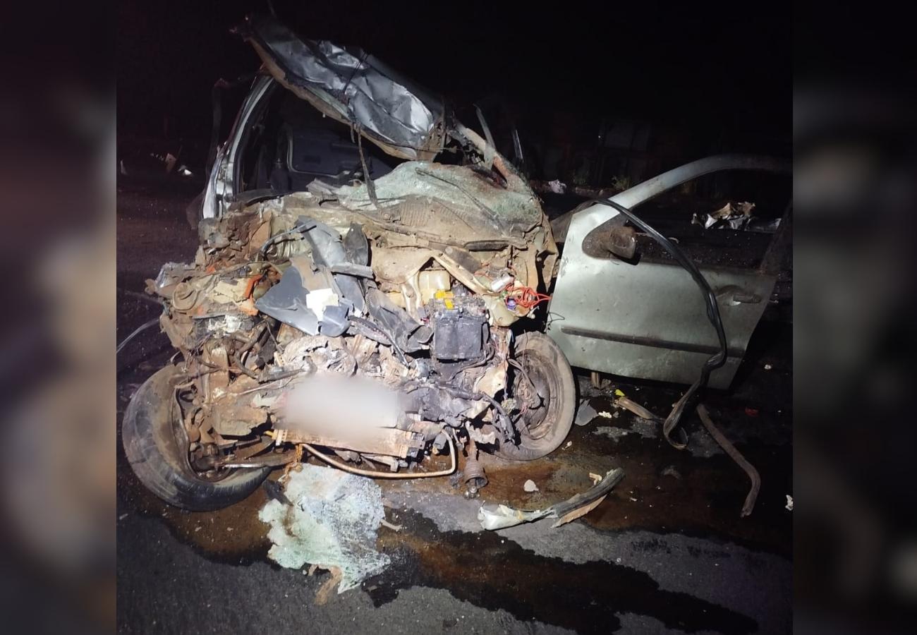 Acidente entre carro e caminhão deixa mortos em Bielândia (Divulgação/BPMRED)