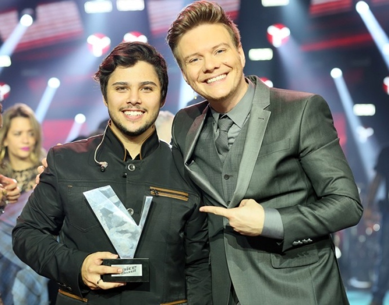 Renato Vianna eleito pelo público o vencedor da quarta edição do "The Voice