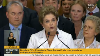 Dilma durante pronunciamento de afastamento 
