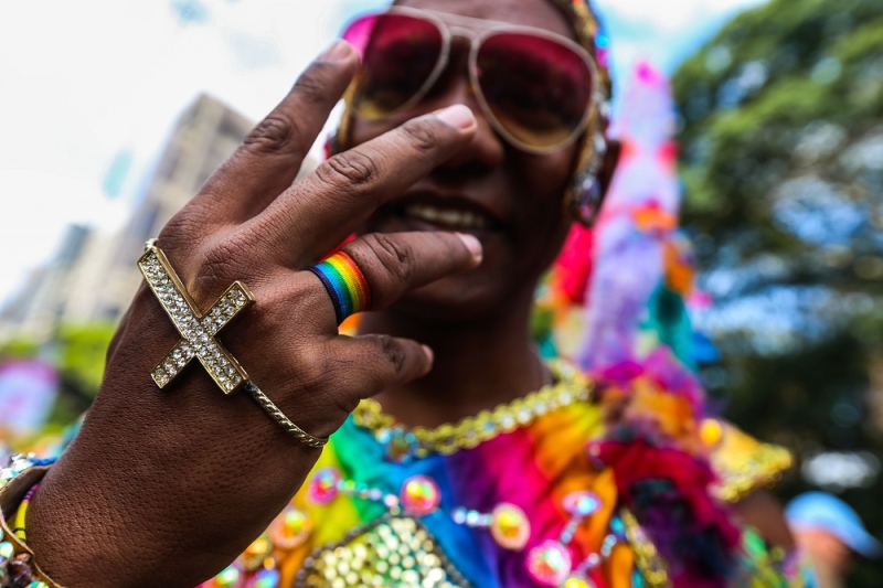Parada LGBT reúne multidão na Avenida Paulista, confira galeria de imagens
