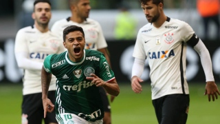 Cleiton Xavier sai do banco e dá vitória 1ª vitória do Palmeiras sobre o Corinthians no Allianz