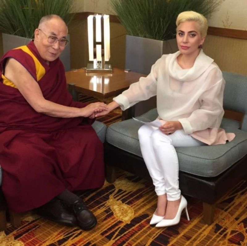 Dalai Lama e Lady Gaga 