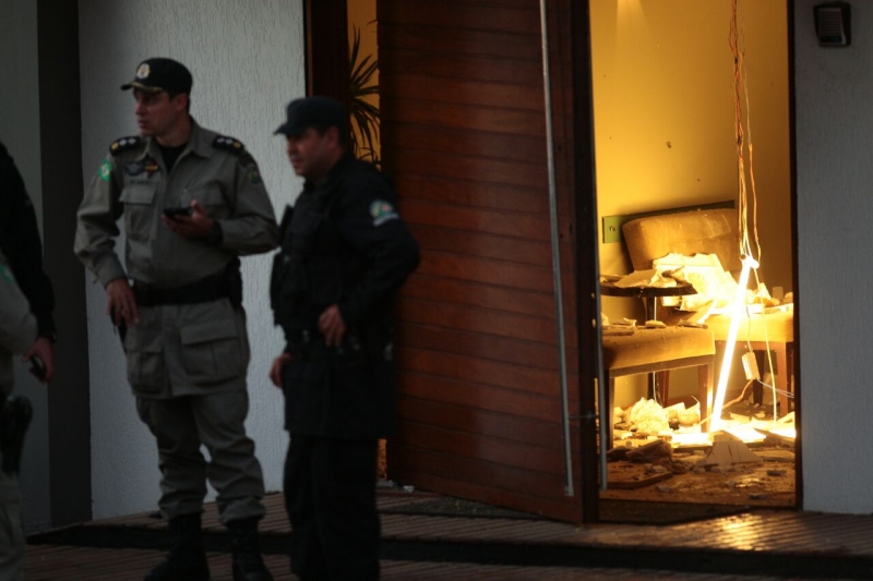 Advogado tem mãos decepadas em Goiânia após receber correspondência e pacote explodir