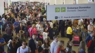 Passageiros devem chegar aos aeroportos duas horas antes dos voos, recomenda Anac