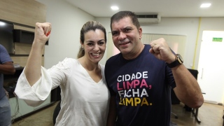 Carlos Amastha e sua vice Cintia 