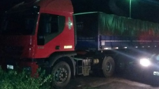 Caminhão foi recuperado pela PRF