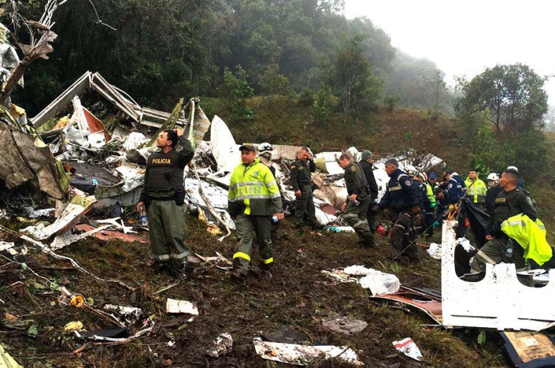 Encontradas caixas-pretas de avião da Chapecoense que caiu na Colômbia; 48 corpos foram resgatados