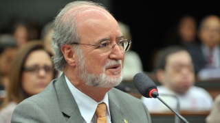 Justiça determina bloqueio dos bens do ex-governador Eduardo Azeredo
