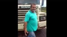 Motorista está parado em estrada no Tocantins por falta de dinheiro para continuar viagem