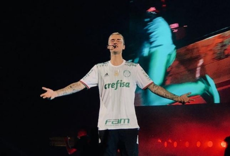 Justin Bieber teria recebido mais de meio milhão de reais para vestir camisa do Palmeiras
