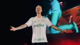 Justin Bieber teria recebido mais de meio milhão de reais para vestir camisa do Palmeiras