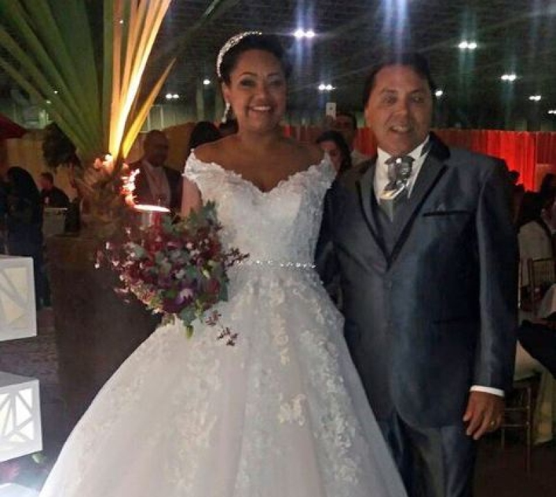 Mãe de ex-bbb goiana fica de fora do casamento da própria filha no Rio de Janeiro 