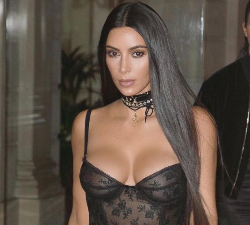 Kim Kardashian vendeu R$ 48 milhões em maquiagem em menos de 3 horas