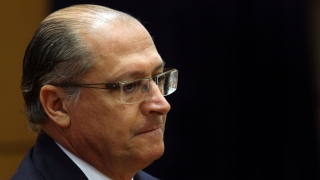 Compromisso do PSDB não é com governo, mas com medidas econômicas, diz Alckmin