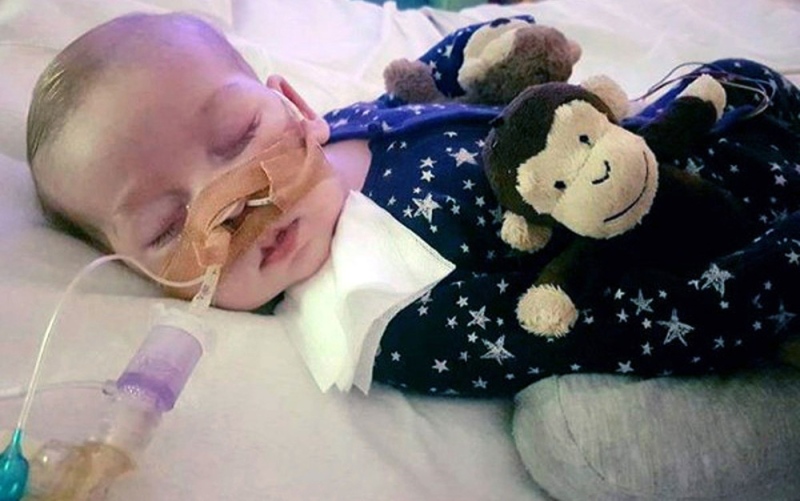 Após batalha judicial, morre bebê britânico Charlie Gard