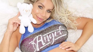 Karina Bacchi cria perfil no Instagram para o filho nascido há apenas dois dias