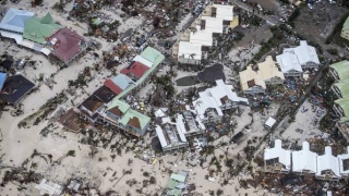 Após devastar Ilhas do Caribe, furacão Irma deixa Porto Rico no escuro