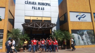 Grevistas ocupam Câmara Municipal