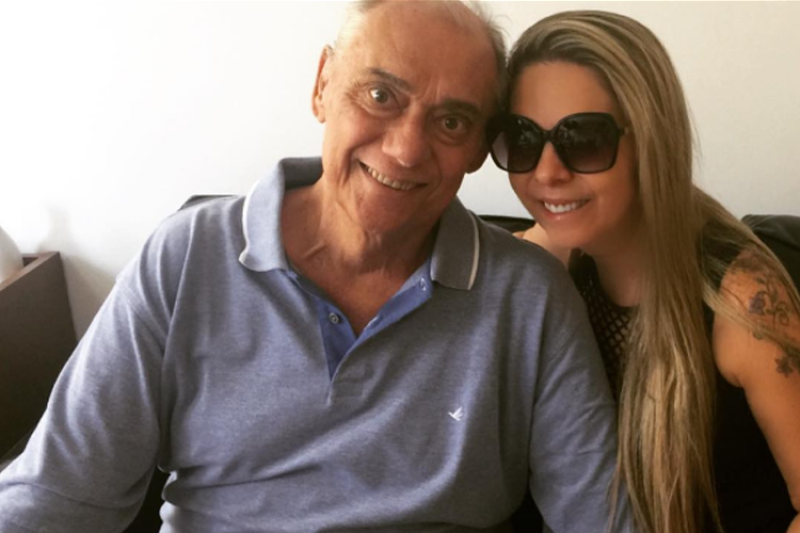 Ex-namorada de Marcelo Rezende bate boca com filho do apresentador na internet