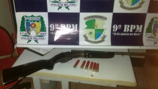 Arma e munições apreendidas pela PM em Araguatins
