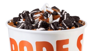 Nova sobremesa do Burger King é simplesmente um 'balde' de 1 litro de sorvete com biscoito Oreo