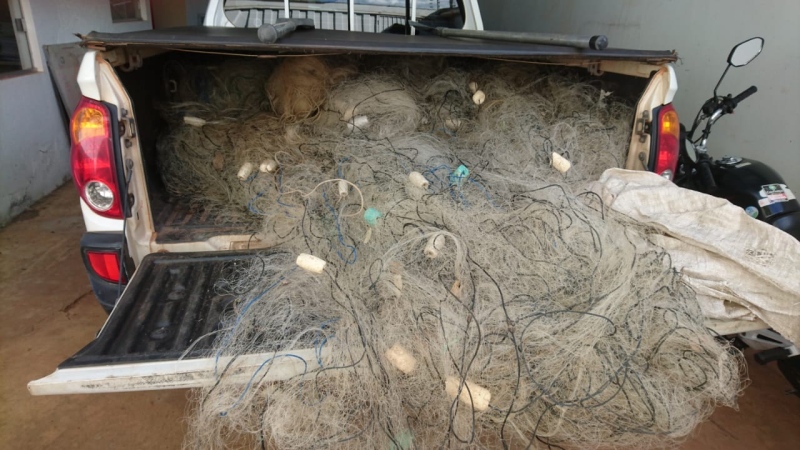 Mais de 12 mil metros de rede de pesca foram apreendidos por uma equipe de fiscalização do Naturatis