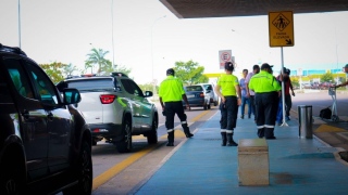 Fiscalização de agentes da Sesmu no Aeroporto de Palmas