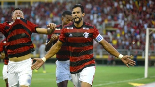 Henrique Dourado comemora gol do Flamengo