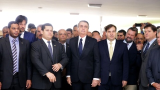 Bolsonaro entrega hoje reforma da Previdência ao Congresso