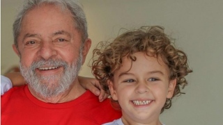 Lula chega a São Paulo para velório do neto de 7 anos