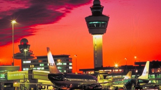 Aeroporto Schiphol, na Holanda