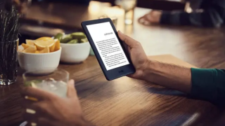 Novo Kindle da linha básica com iluminação é anunciado pela Amazon