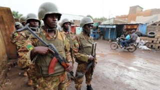 Mali convive com violência étnica e terrorismo islâmico