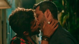 Globo exibe Beijo gay em 'Sob Pressão' no dia em que STF criminaliza homofobia e cena viraliza; veja