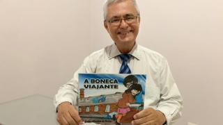 Pedro Albeirice e seu novo livro "A boneca Viajante"